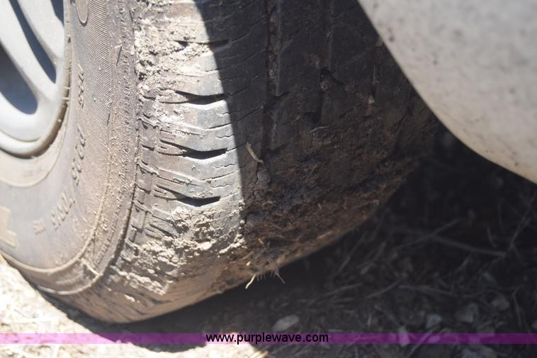 image for item J6532 1997 Ford Thunderbird LX