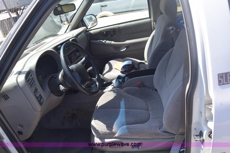 image for item J6533 2000 GMC Jimmy SUV