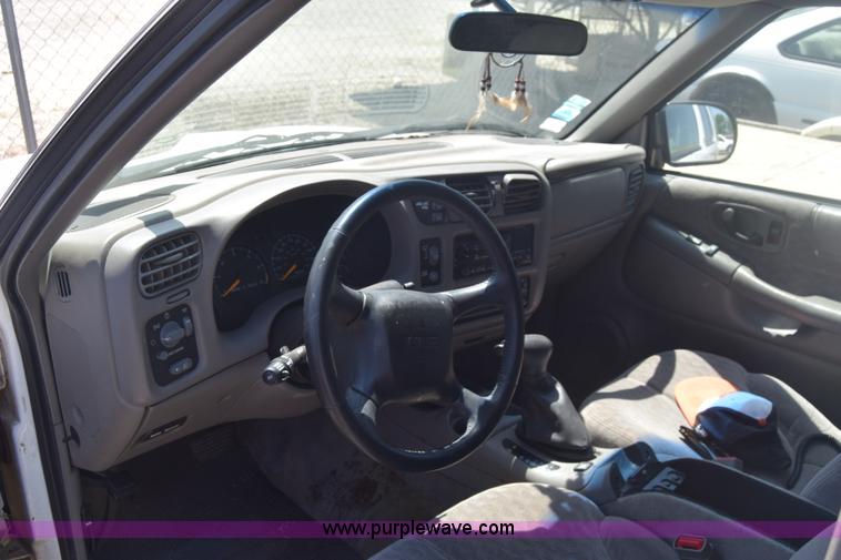 image for item J6533 2000 GMC Jimmy SUV