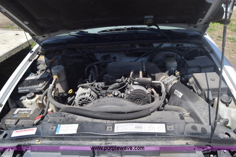 image for item J6533 2000 GMC Jimmy SUV