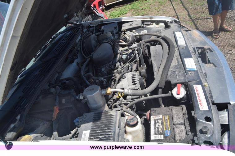 image for item J6533 2000 GMC Jimmy SUV