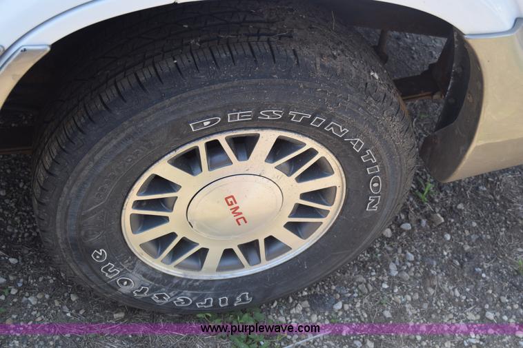 image for item J6533 2000 GMC Jimmy SUV