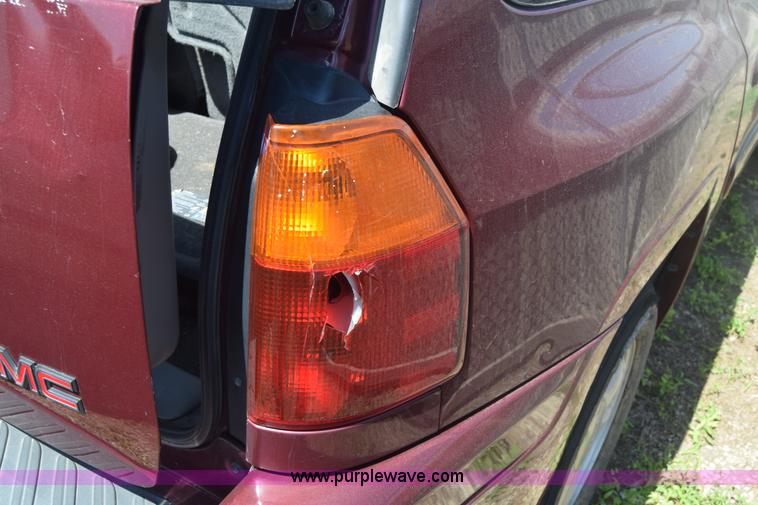 image for item J6535 2003 GMC Envoy XL SUV