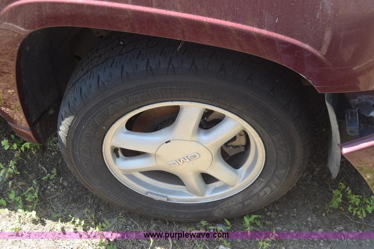 image for item J6535 2003 GMC Envoy XL SUV