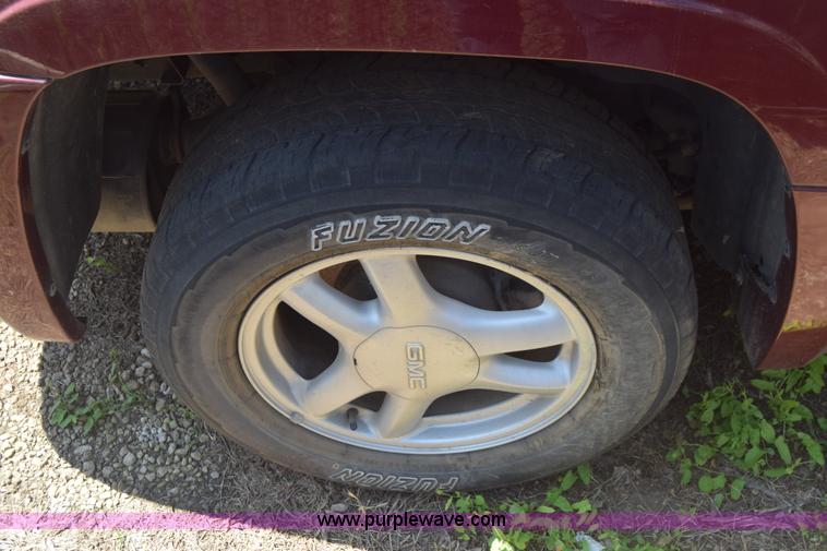 image for item J6535 2003 GMC Envoy XL SUV