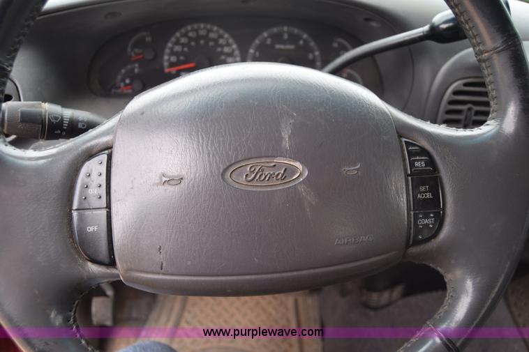 image for item J6556 2001 Ford F150 SuperCab pickup truck