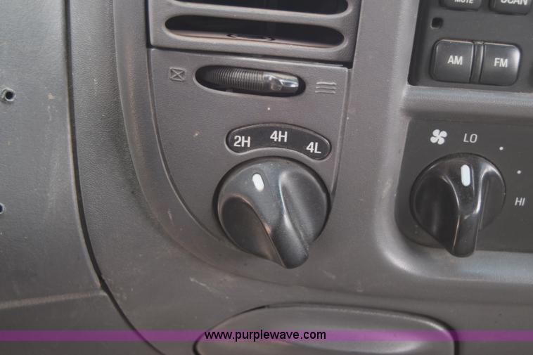 image for item J6556 2001 Ford F150 SuperCab pickup truck