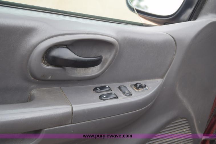 image for item J6556 2001 Ford F150 SuperCab pickup truck