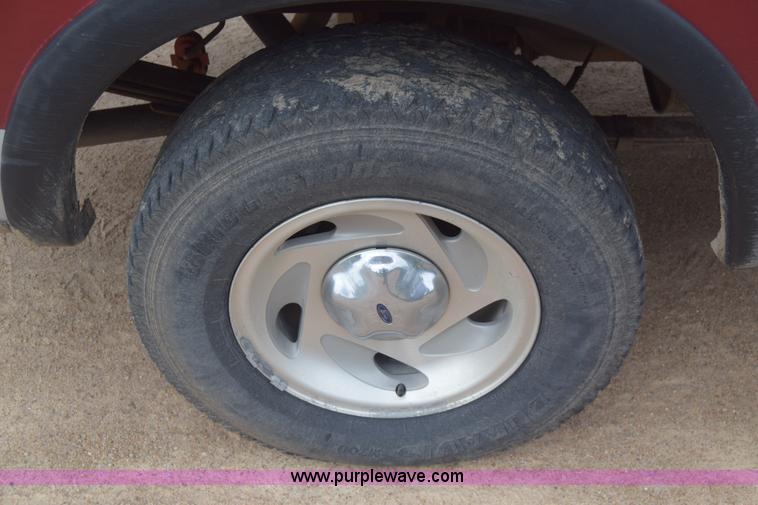 image for item J6556 2001 Ford F150 SuperCab pickup truck