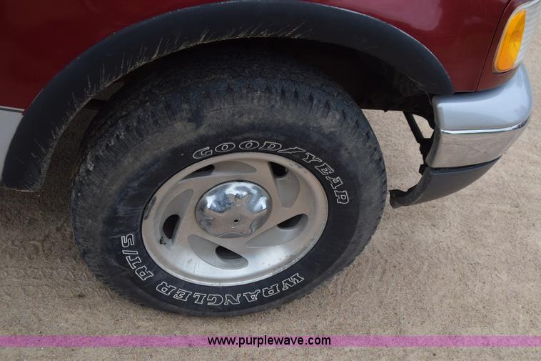 image for item J6556 2001 Ford F150 SuperCab pickup truck