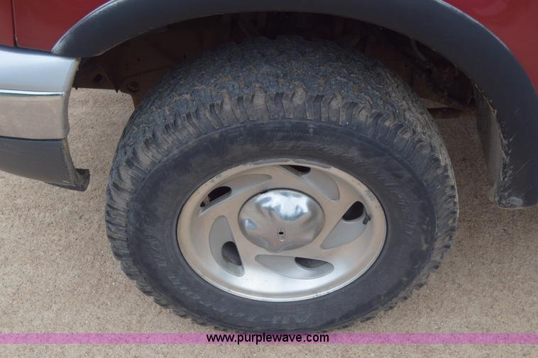 image for item J6556 2001 Ford F150 SuperCab pickup truck