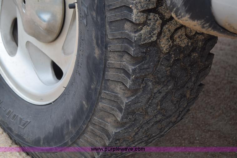 image for item J6556 2001 Ford F150 SuperCab pickup truck