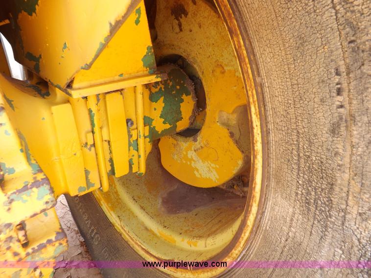 image for item J6964 John Deere 5010 tractor