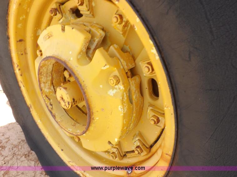 image for item J6964 John Deere 5010 tractor