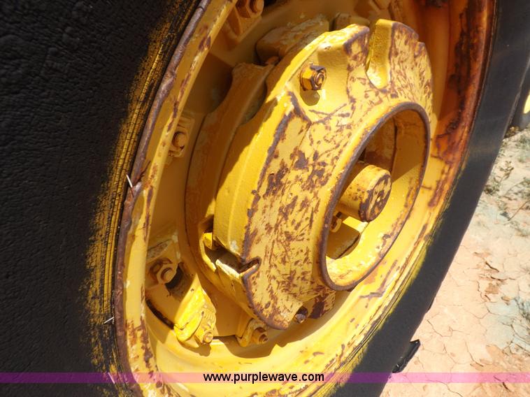 image for item J6964 John Deere 5010 tractor