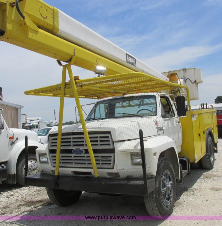 image for item K2162 1993 Ford F700 bucket truck