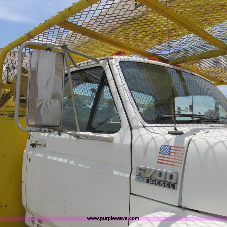 image for item K2162 1993 Ford F700 bucket truck