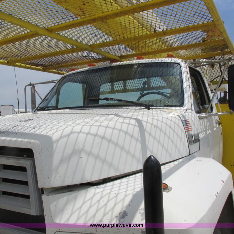 image for item K2162 1993 Ford F700 bucket truck