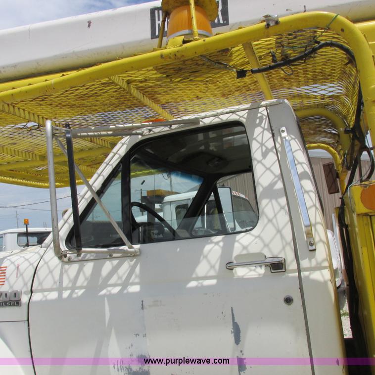 image for item K2162 1993 Ford F700 bucket truck
