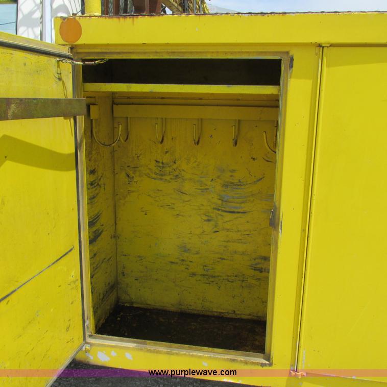 image for item K2162 1993 Ford F700 bucket truck