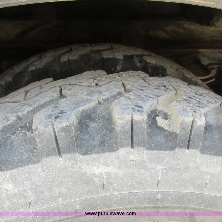 image for item K2162 1993 Ford F700 bucket truck