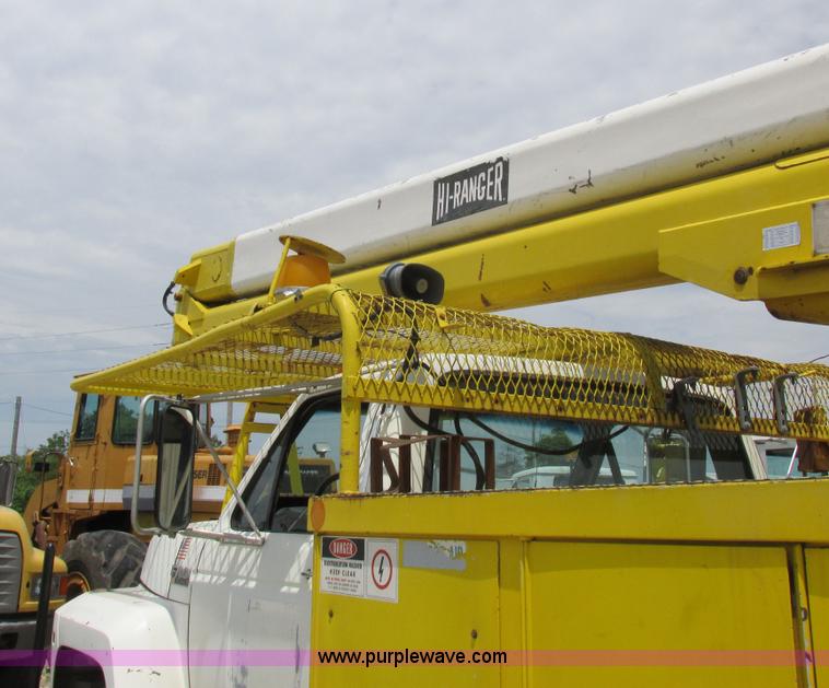 image for item K2162 1993 Ford F700 bucket truck