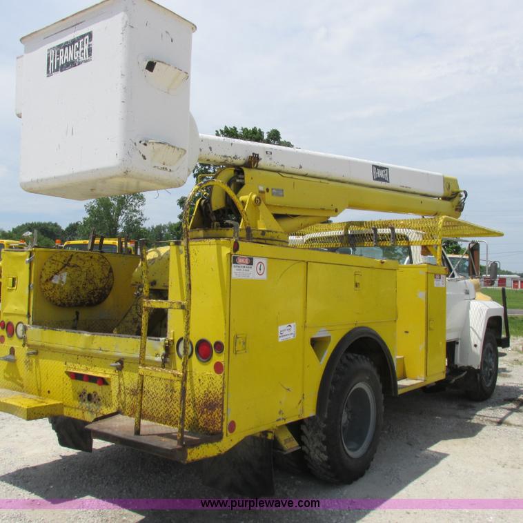 image for item K2162 1993 Ford F700 bucket truck