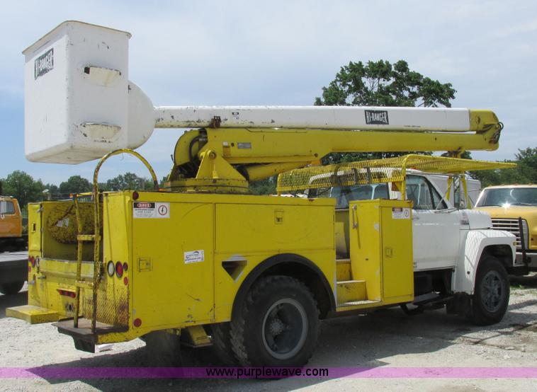 image for item K2162 1993 Ford F700 bucket truck