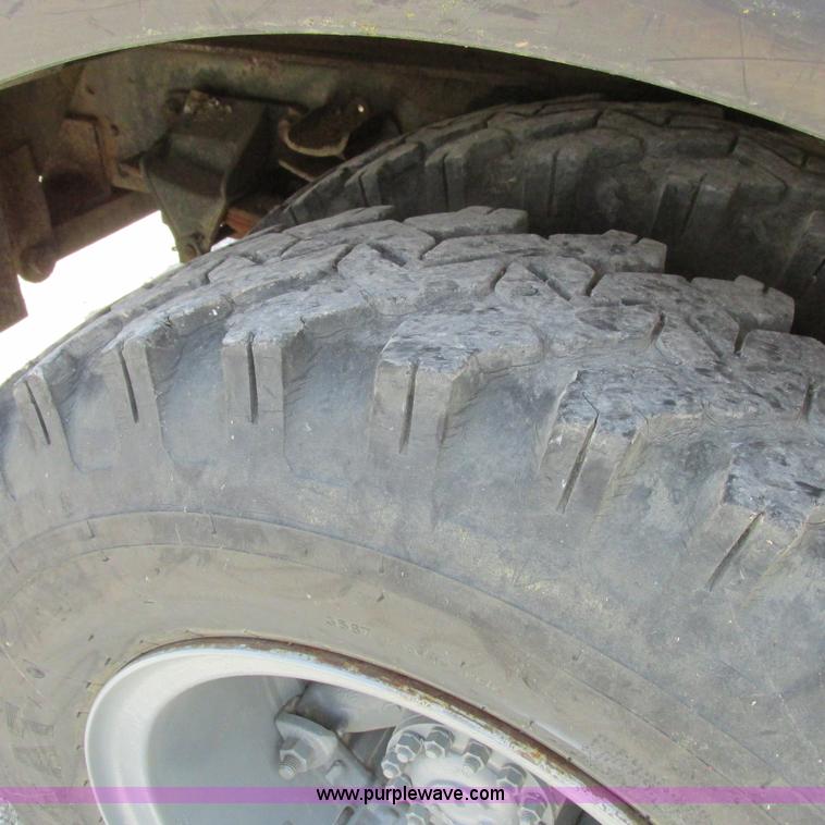 image for item K2162 1993 Ford F700 bucket truck