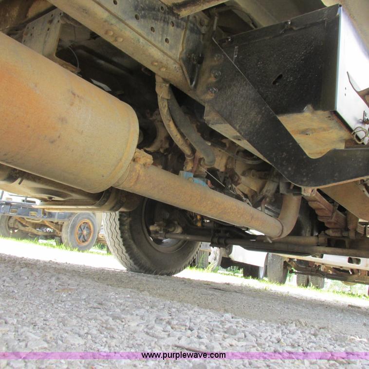 image for item K2162 1993 Ford F700 bucket truck