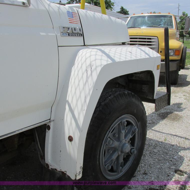 image for item K2162 1993 Ford F700 bucket truck