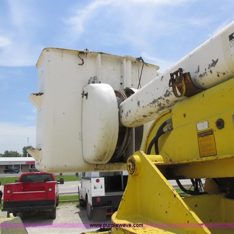 image for item K2162 1993 Ford F700 bucket truck