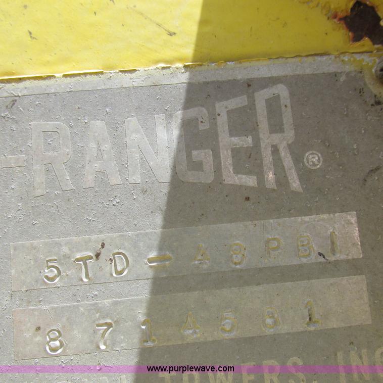 image for item K2162 1993 Ford F700 bucket truck