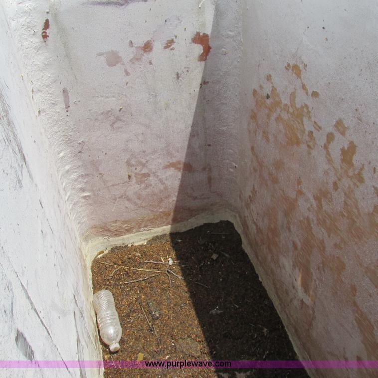 image for item K2162 1993 Ford F700 bucket truck