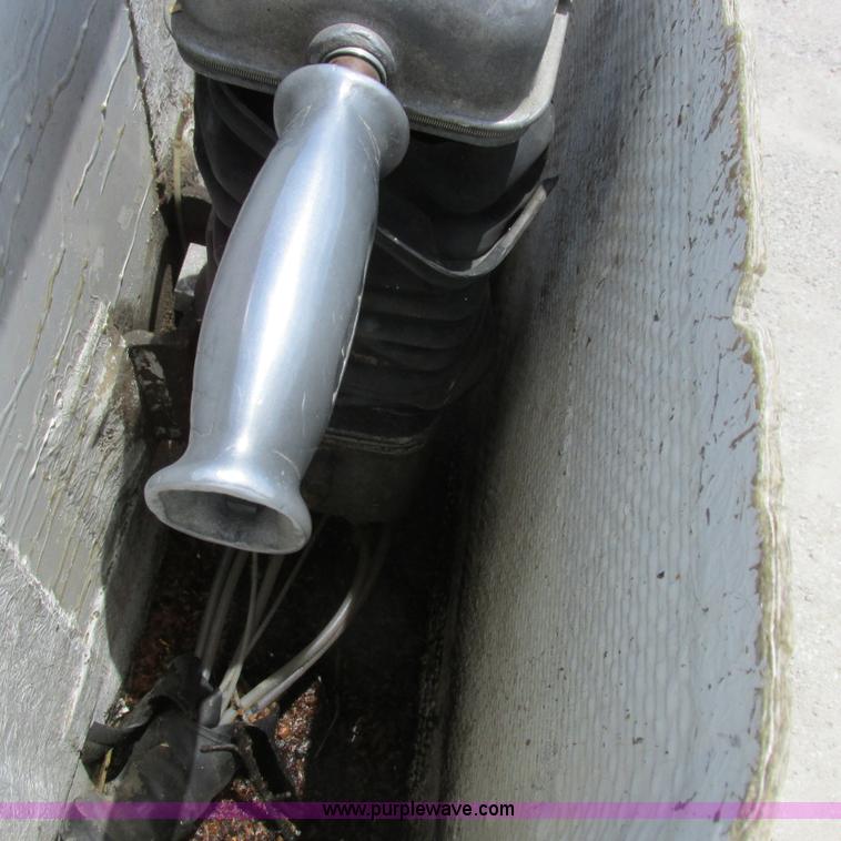 image for item K2162 1993 Ford F700 bucket truck