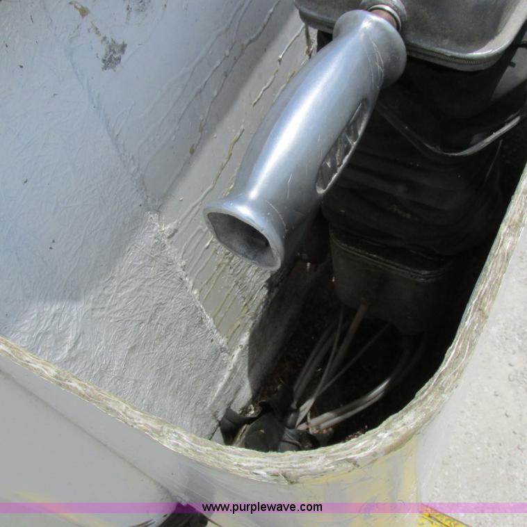 image for item K2162 1993 Ford F700 bucket truck