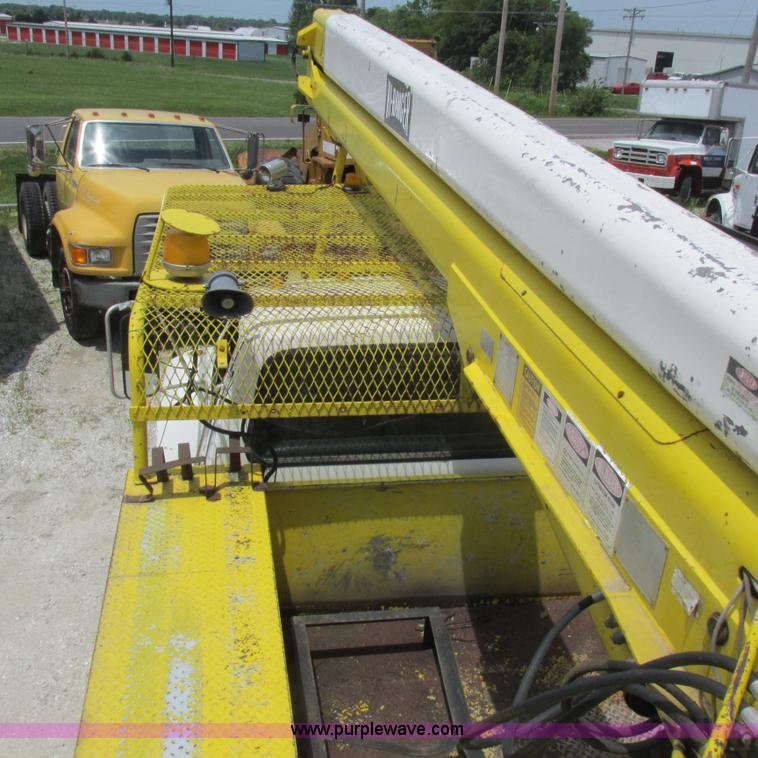 image for item K2162 1993 Ford F700 bucket truck