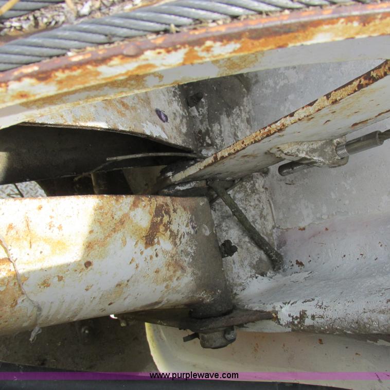 image for item K2162 1993 Ford F700 bucket truck