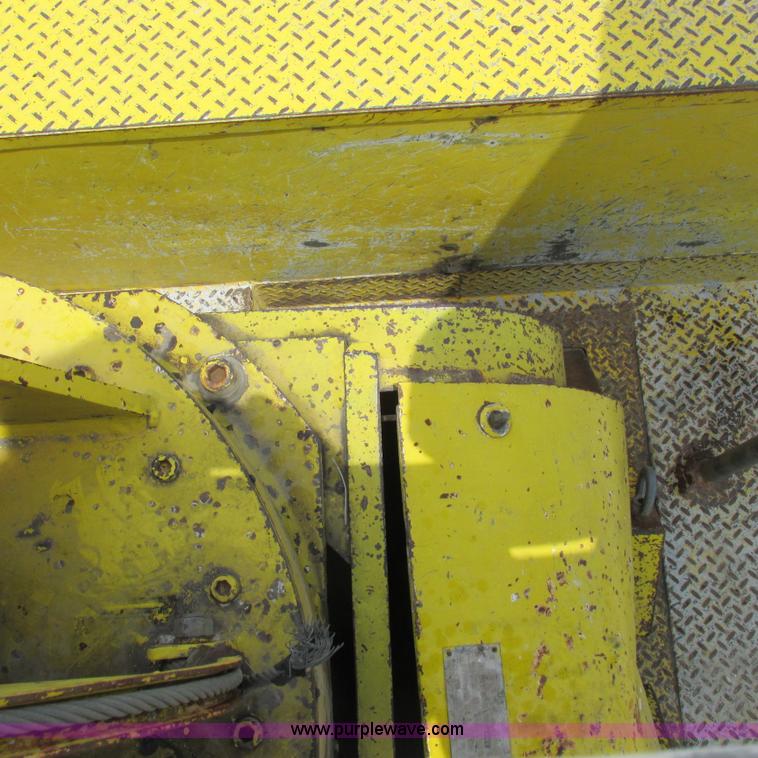 image for item K2162 1993 Ford F700 bucket truck