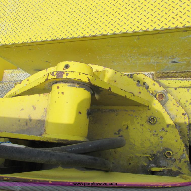 image for item K2162 1993 Ford F700 bucket truck