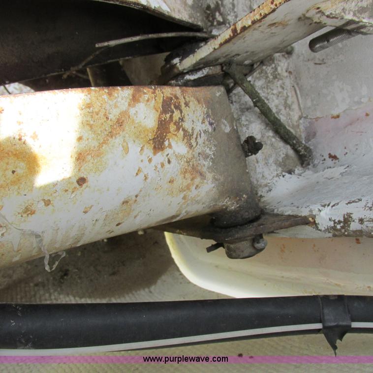 image for item K2162 1993 Ford F700 bucket truck