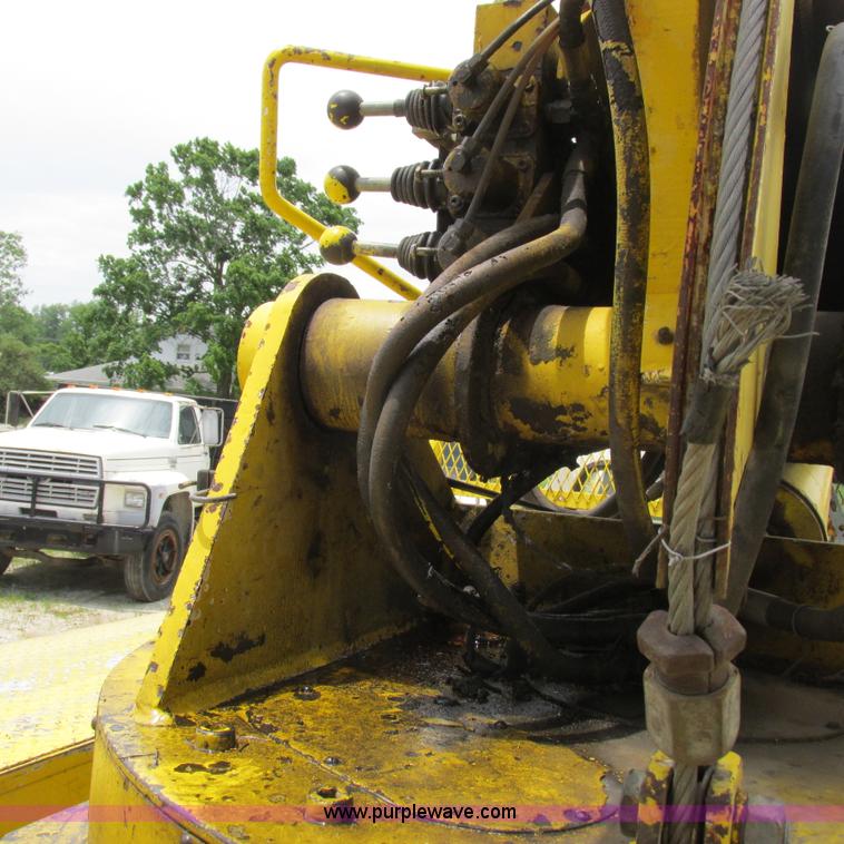 image for item K2162 1993 Ford F700 bucket truck