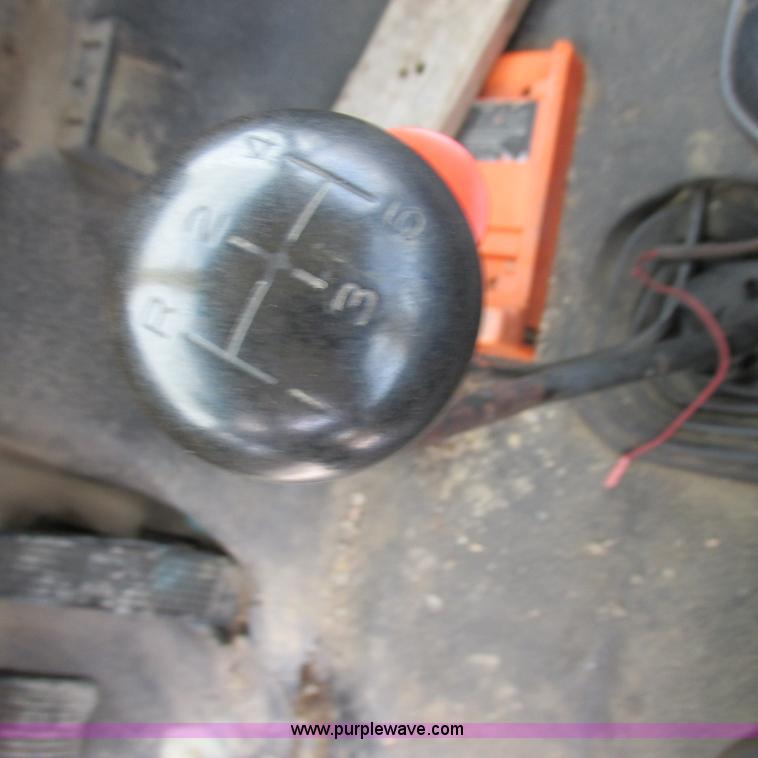 image for item K2162 1993 Ford F700 bucket truck