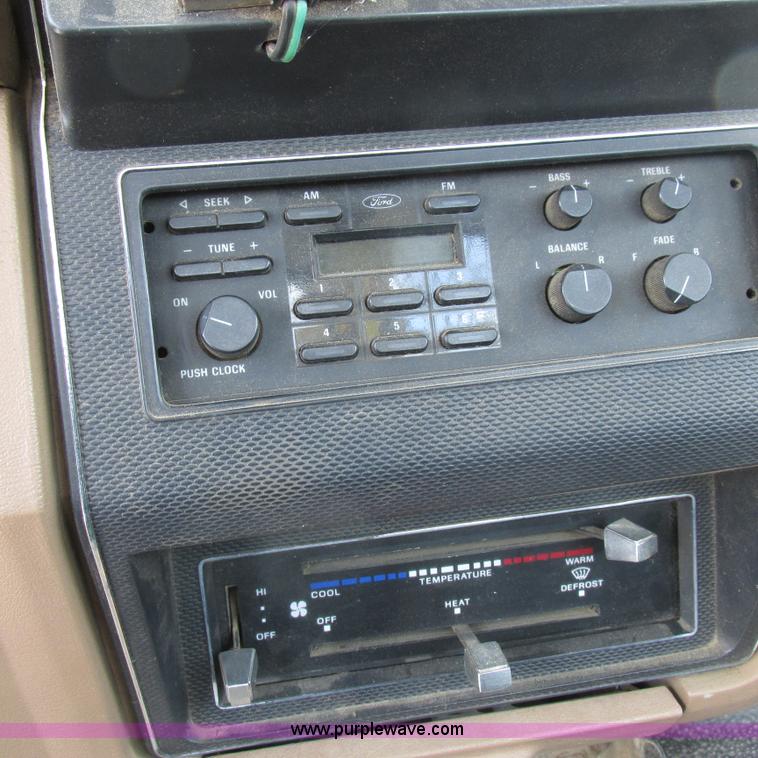 image for item K2162 1993 Ford F700 bucket truck