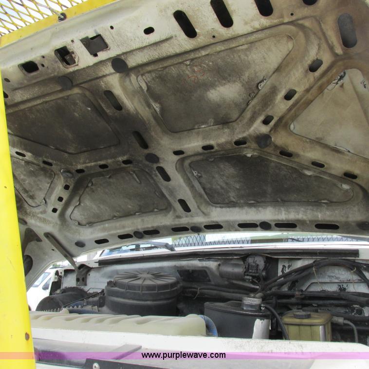 image for item K2162 1993 Ford F700 bucket truck