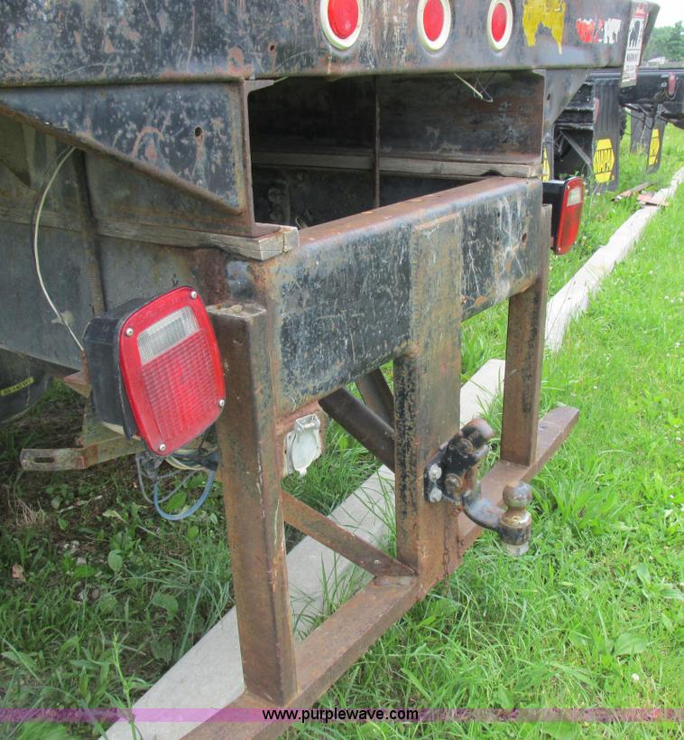 image for item K2163 1988 Ford F600 flatbed truck