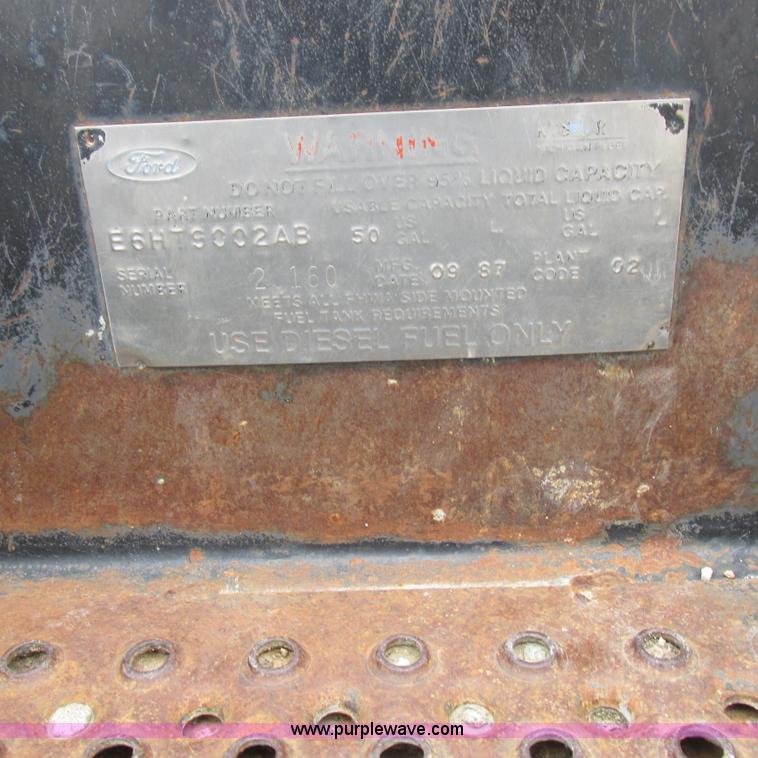 image for item K2163 1988 Ford F600 flatbed truck