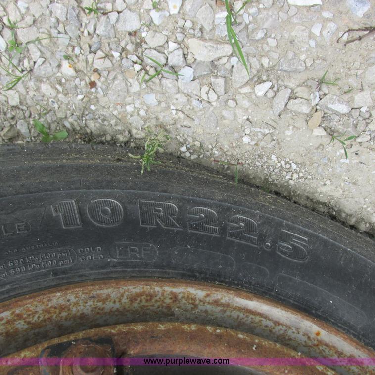 image for item K2163 1988 Ford F600 flatbed truck