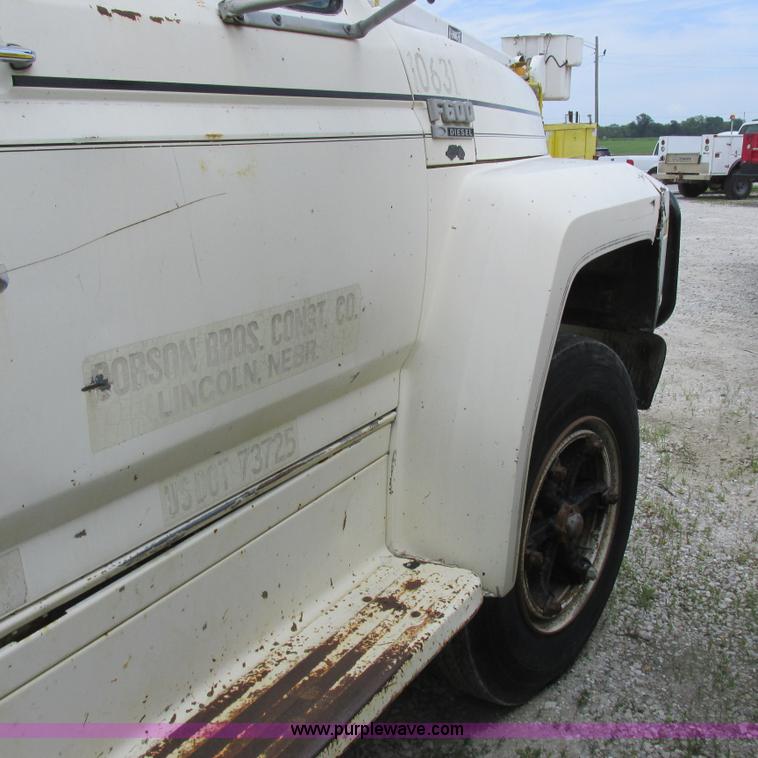 image for item K2163 1988 Ford F600 flatbed truck