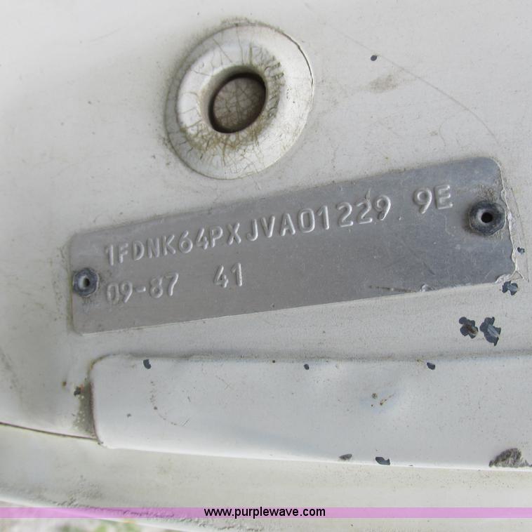 image for item K2163 1988 Ford F600 flatbed truck